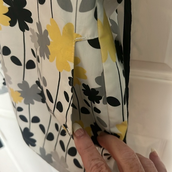 Cherokee black yellow gray floral tie back side pocket scrub M - Picture 3 of 5